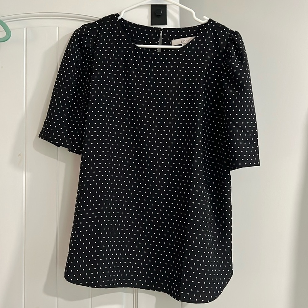 EUC Loft blouse size Small